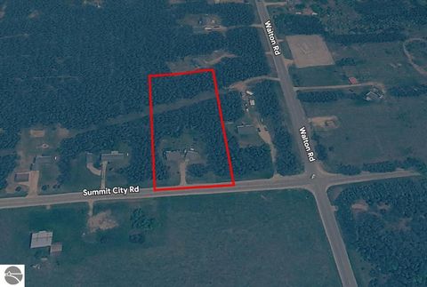 Tiny photo for 9933 Summit City Road, Kingsley, MI 49649 (MLS # 1946093)
