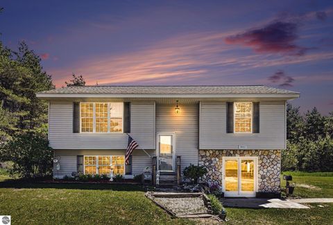 Tiny photo for 9933 Summit City Road, Kingsley, MI 49649 (MLS # 1946093)