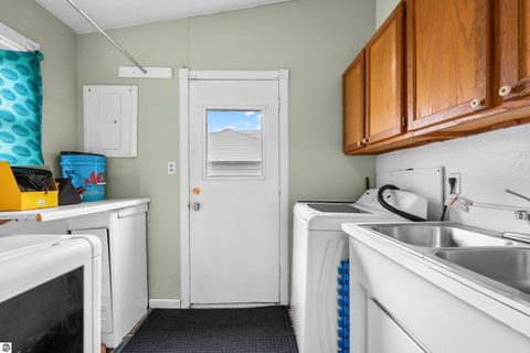 Tiny photo for 7965 Elm St, Taylor, MI 48180 (MLS # 1944008)