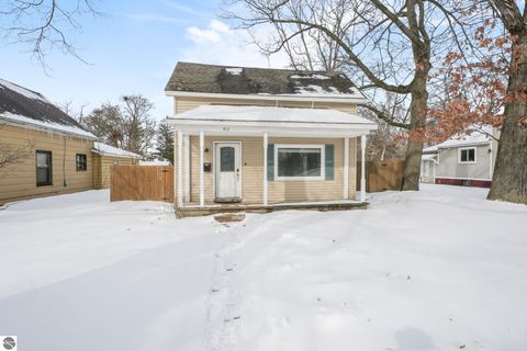 Tiny photo for 917 Walnut Street, Traverse City, MI 49686 (MLS # 1942631)