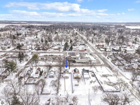 Tiny photo for 917 Walnut Street, Traverse City, MI 49686 (MLS # 1942631)