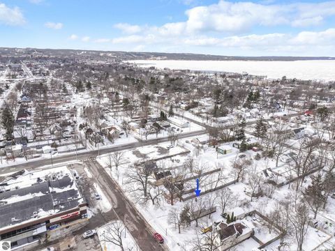 Tiny photo for 917 Walnut Street, Traverse City, MI 49686 (MLS # 1942631)