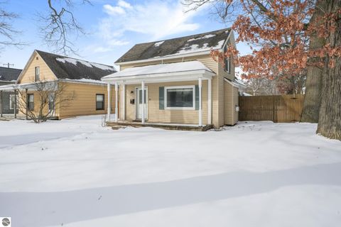 Tiny photo for 917 Walnut Street, Traverse City, MI 49686 (MLS # 1942631)