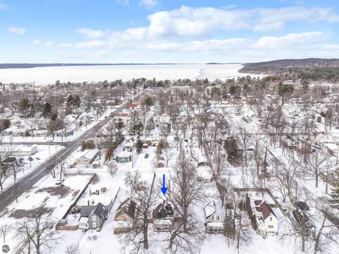 Tiny photo for 917 Walnut Street, Traverse City, MI 49686 (MLS # 1942631)