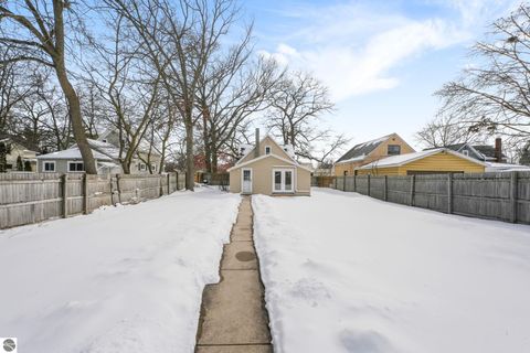 Tiny photo for 917 Walnut Street, Traverse City, MI 49686 (MLS # 1942631)