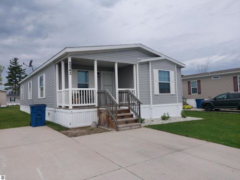 Photo of 2243 Leisure Lane, Traverse City, MI 49686 (MLS # 1942437)