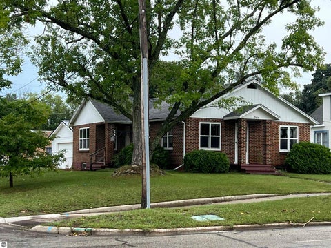 Photo of 701 N Harris Street, Mt Pleasant, MI 48858 (MLS # 1950228)