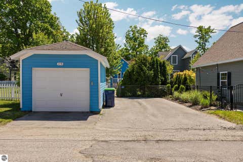 Tiny photo for 316 W Tenth Street, Traverse City, MI 49684 (MLS # 1946133)