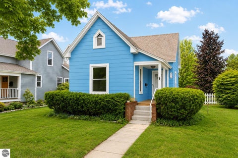 Tiny photo for 316 W Tenth Street, Traverse City, MI 49684 (MLS # 1946133)