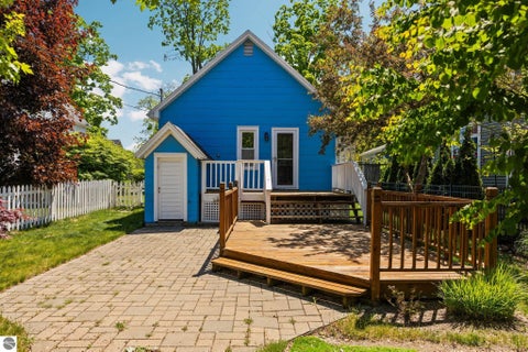 Tiny photo for 316 W Tenth Street, Traverse City, MI 49684 (MLS # 1946133)