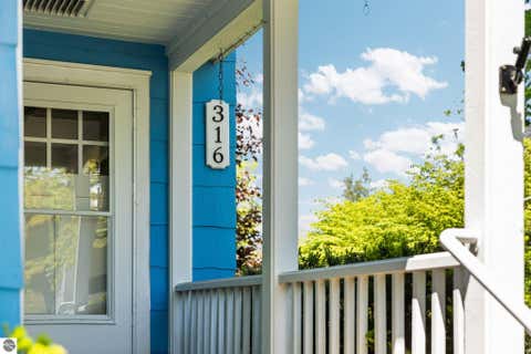Tiny photo for 316 W Tenth Street, Traverse City, MI 49684 (MLS # 1946133)