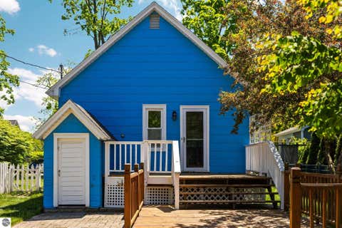 Tiny photo for 316 W Tenth Street, Traverse City, MI 49684 (MLS # 1946133)