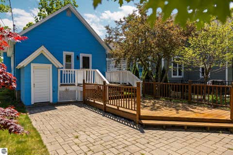 Tiny photo for 316 W Tenth Street, Traverse City, MI 49684 (MLS # 1946133)