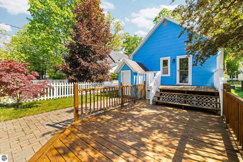 Tiny photo for 316 W Tenth Street, Traverse City, MI 49684 (MLS # 1946133)