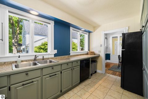 Tiny photo for 316 W Tenth Street, Traverse City, MI 49684 (MLS # 1946133)