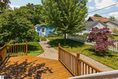 Tiny photo for 316 W Tenth Street, Traverse City, MI 49684 (MLS # 1946133)