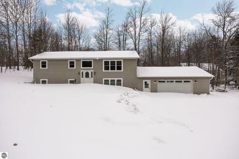 Tiny photo for 3303 Columbine Court, Traverse City, MI 49686 (MLS # 1941435)