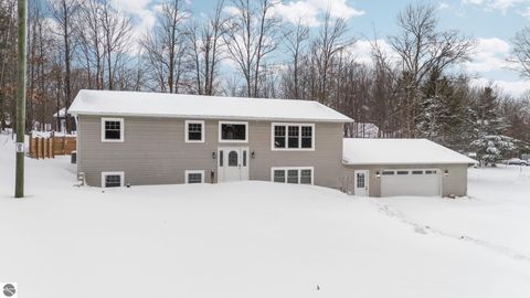 Tiny photo for 3303 Columbine Court, Traverse City, MI 49686 (MLS # 1941435)