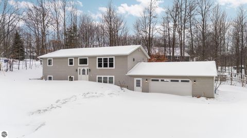 Tiny photo for 3303 Columbine Court, Traverse City, MI 49686 (MLS # 1941435)