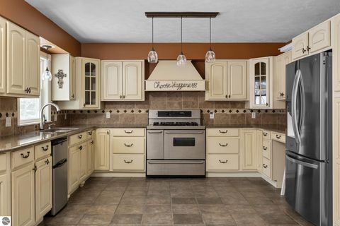 Tiny photo for 3303 Columbine Court, Traverse City, MI 49686 (MLS # 1941435)