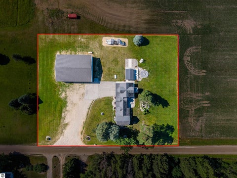 Tiny photo for 9644 E Deerfield Road, Shepherd, MI 48883 (MLS # 1950154)