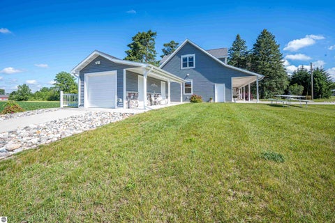 Tiny photo for 9644 E Deerfield Road, Shepherd, MI 48883 (MLS # 1950154)
