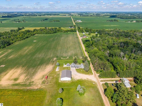 Tiny photo for 9644 E Deerfield Road, Shepherd, MI 48883 (MLS # 1950154)