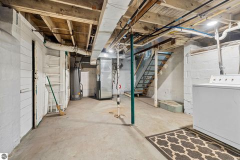 Tiny photo for 424 W Sixteenth Street #1, Traverse City, MI 49684 (MLS # 1942607)