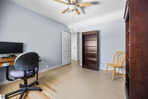 Tiny photo for 424 W Sixteenth Street #1, Traverse City, MI 49684 (MLS # 1942607)