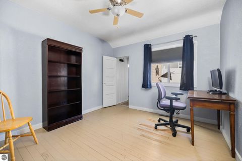 Tiny photo for 424 W Sixteenth Street #1, Traverse City, MI 49684 (MLS # 1942607)