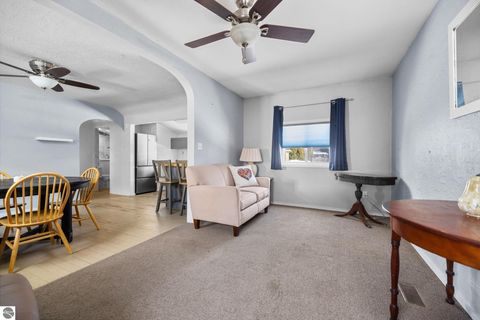 Tiny photo for 424 W Sixteenth Street #1, Traverse City, MI 49684 (MLS # 1942607)