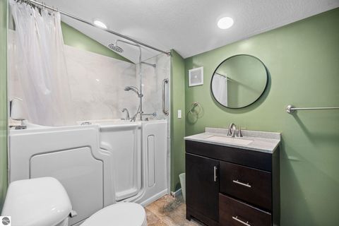 Tiny photo for 424 W Sixteenth Street #1, Traverse City, MI 49684 (MLS # 1942607)