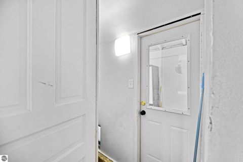 Tiny photo for 424 W Sixteenth Street #1, Traverse City, MI 49684 (MLS # 1942607)