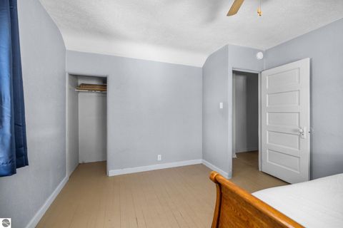 Tiny photo for 424 W Sixteenth Street #1, Traverse City, MI 49684 (MLS # 1942607)