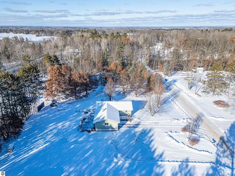 Tiny photo for 1575 Hi Acre Drive, Gladwin, MI 48624 (MLS # 1941577)