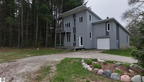 Photo of 6215 S Garfield Road, S RD, Kingsley, MI 49649 (MLS # 1945156)