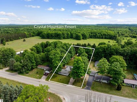 Photo of 9055 Homestead Road, Benzonia, MI 49616 (MLS # 1946892)
