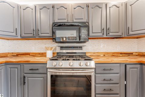 Tiny photo for 10150 E Grandview Road, Traverse City, MI 49684 (MLS # 1942695)