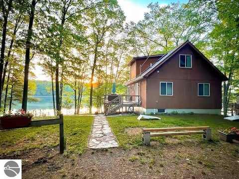 Photo of 18819 Lakewood Circle, Lake Ann, MI 49650 (MLS # 1950268)