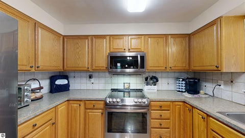 Tiny photo for 614 W Meadowbrook DR, Midland, MI 48640 (MLS # 1946986)