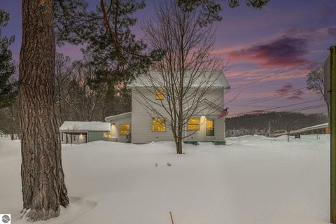 Tiny photo for 111 W Forest Home Avenue, Bellaire, MI 49615 (MLS # 1942559)