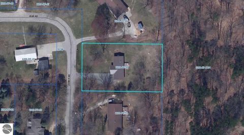 Tiny photo for 4795 John R Road, Cadillac, MI 49601 (MLS # 1944345)