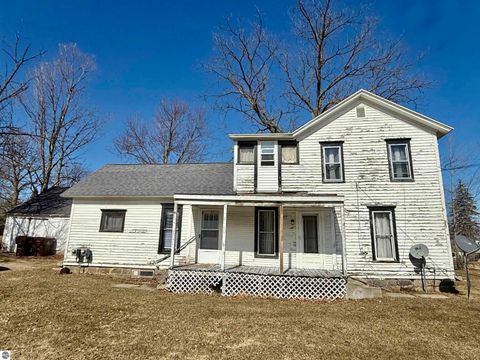 Photo of 501 N Pine River Street, Ithaca, MI 48847 (MLS # 1942693)