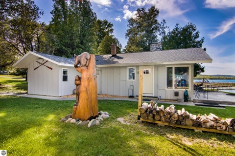 Tiny photo for 540 E Harbor Highway, Maple City, MI 49664 (MLS # 1951035)