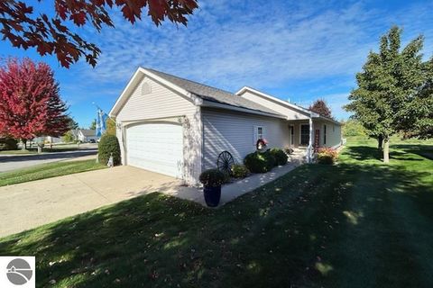 Photo of 2111 Seaview Drive, Traverse City, MI 49686 (MLS # 1940879)