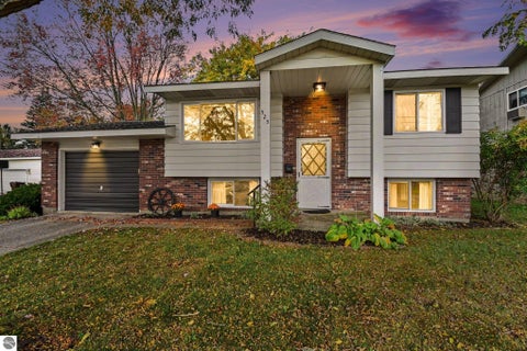 Tiny photo for 525 N Pine River Street, Ithaca, MI 48847 (MLS # 1951624)
