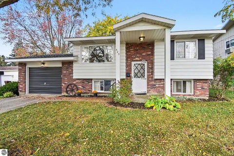 Tiny photo for 525 N Pine River Street, Ithaca, MI 48847 (MLS # 1951624)