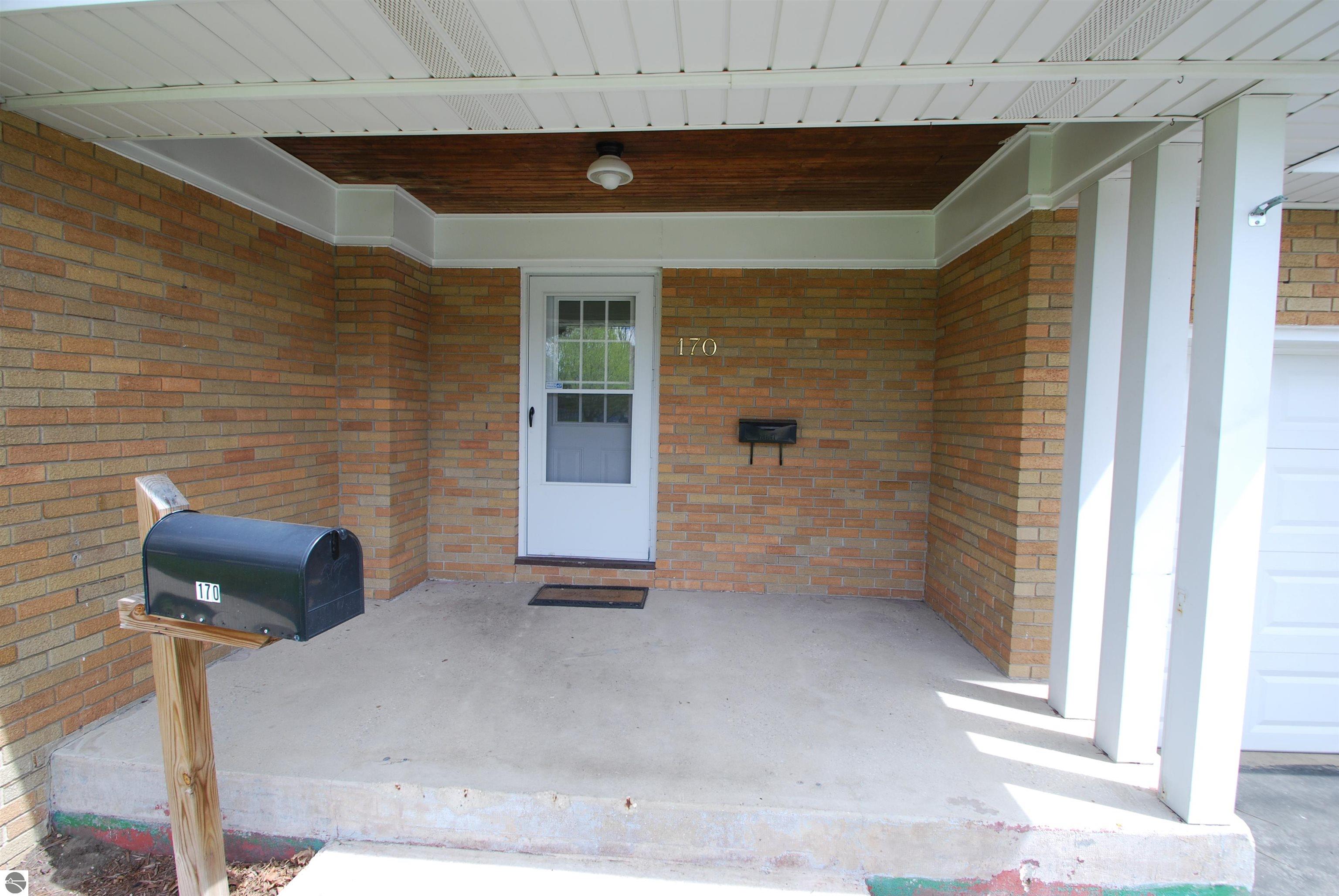 Properties Available 3 - 3 170 N 2nd Street