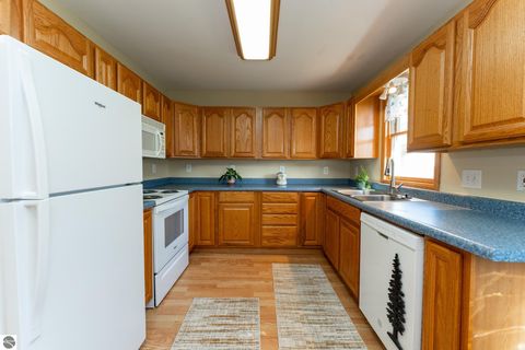 Tiny photo for 304 N Adams Street, Mt Pleasant, MI 48858 (MLS # 1943965)