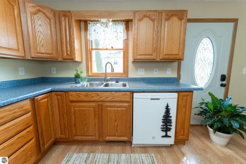 Tiny photo for 304 N Adams Street, Mt Pleasant, MI 48858 (MLS # 1943965)